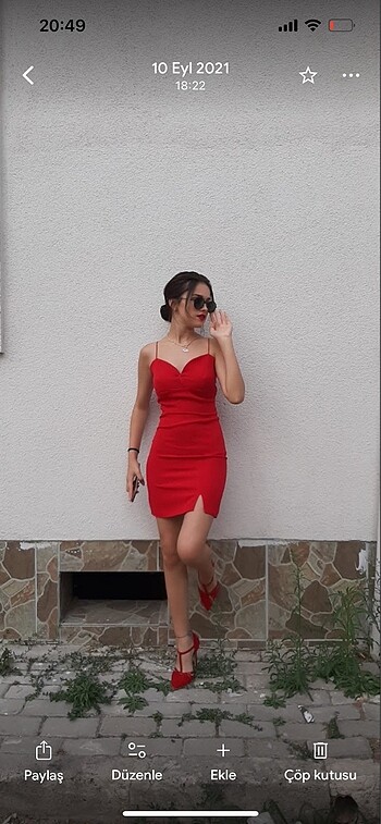 Kırmızı kısa elbise