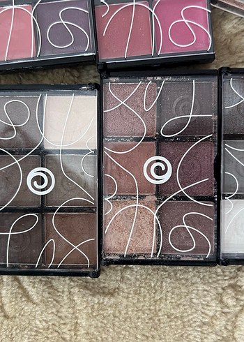 3 adet far paleti,2 paket ruj,2tane allık - Görsel 3