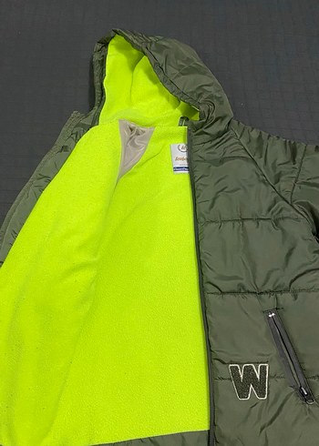 Küçük geldiği için satiyorum Çocuk Kapüşonlu Fermuarlı Mont - Görsel 4