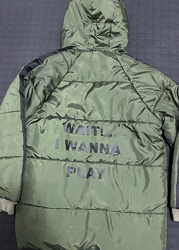 Küçük geldiği için satiyorum Çocuk Kapüşonlu Fermuarlı Mont - Görsel 2