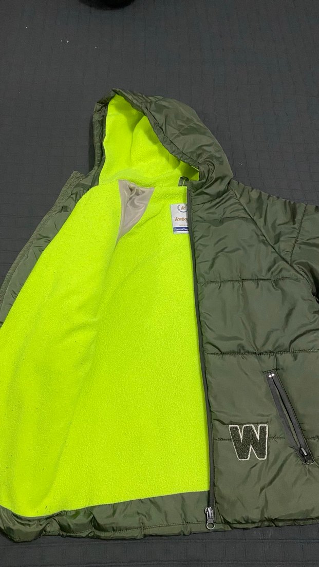 Küçük geldiği için satiyorum Çocuk Kapüşonlu Fermuarlı Mont - Görsel 4