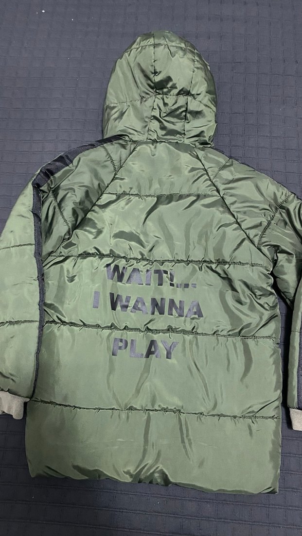 Küçük geldiği için satiyorum Çocuk Kapüşonlu Fermuarlı Mont - Görsel 2