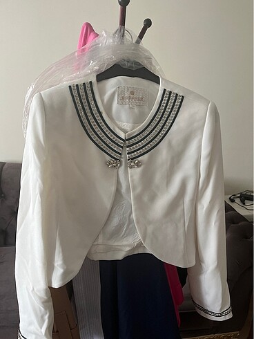 Bolero ( elbise ve etek üstüne giyilebilir)