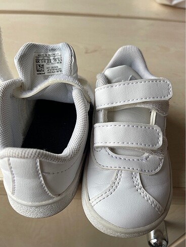 22 Beden Adidas Spor Ayakkabı