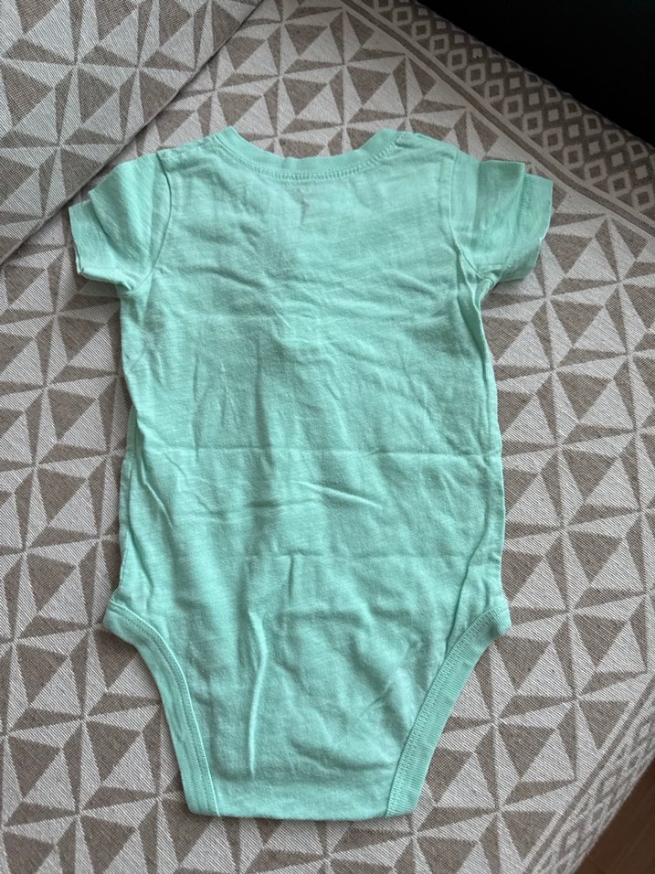 Düğmeli V Yaka Kısa Kollu Bebek Body - Görsel 3