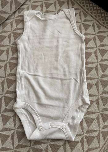 Beyaz Pamuklu Kolsuz Bebek Body - Görsel 4