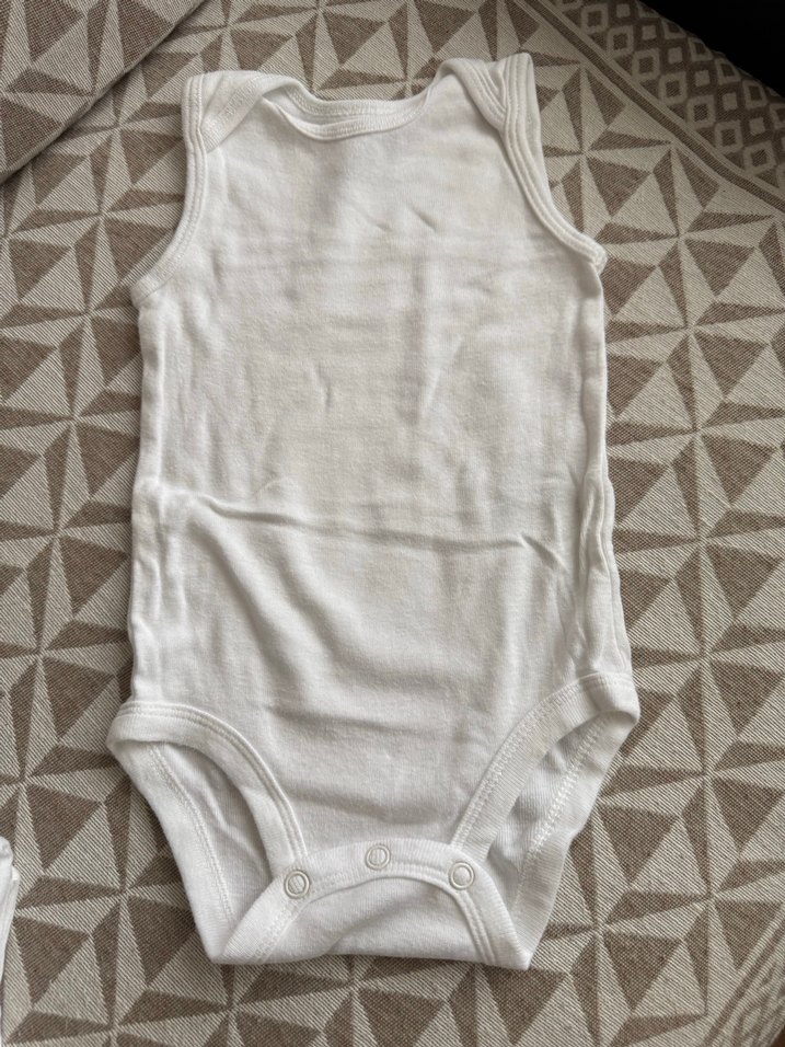 Beyaz Pamuklu Kolsuz Bebek Body - Görsel 4