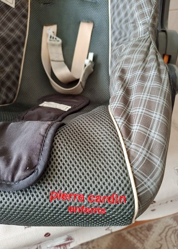 Pierre Cardin Gri kareli puset.
