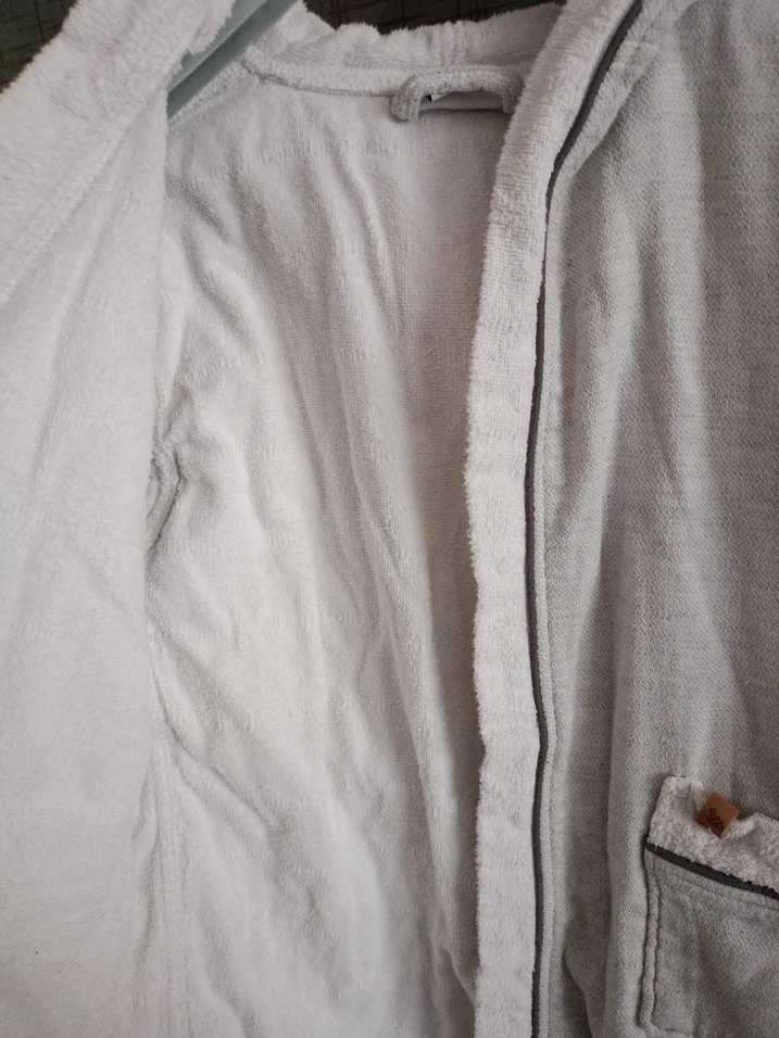 Erkek Çocuk Kapüşonlu Gri Bornoz - Görsel 4