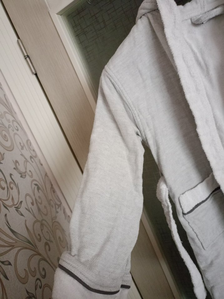 Erkek Çocuk Kapüşonlu Gri Bornoz - Görsel 3