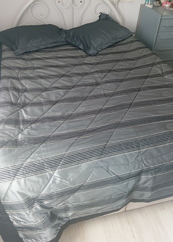 Gri Nakışlı Yatak Örtüsü - Görsel 2