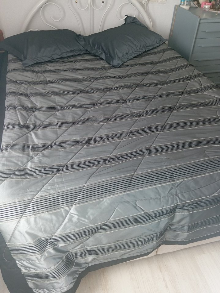 Gri Nakışlı Yatak Örtüsü - Görsel 2