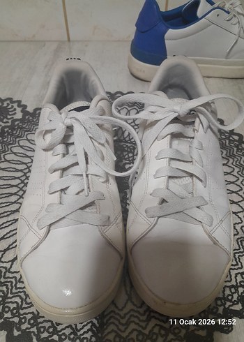 Beyaz Adidas Yılan Desenli Bağcıklı Sneakers - Görsel 2