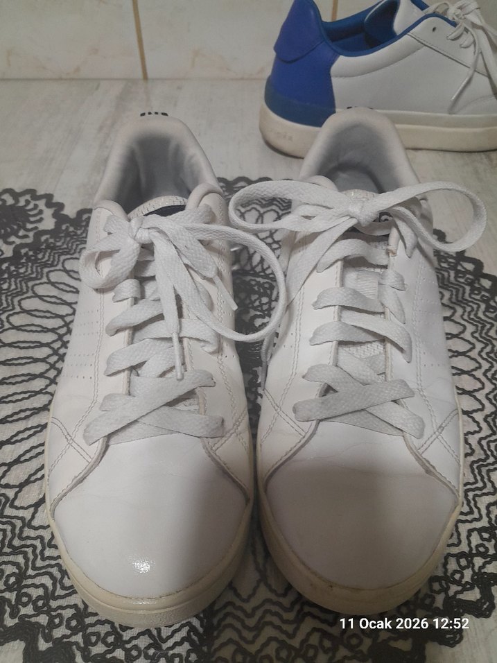 Beyaz Adidas Yılan Desenli Bağcıklı Sneakers - Görsel 2