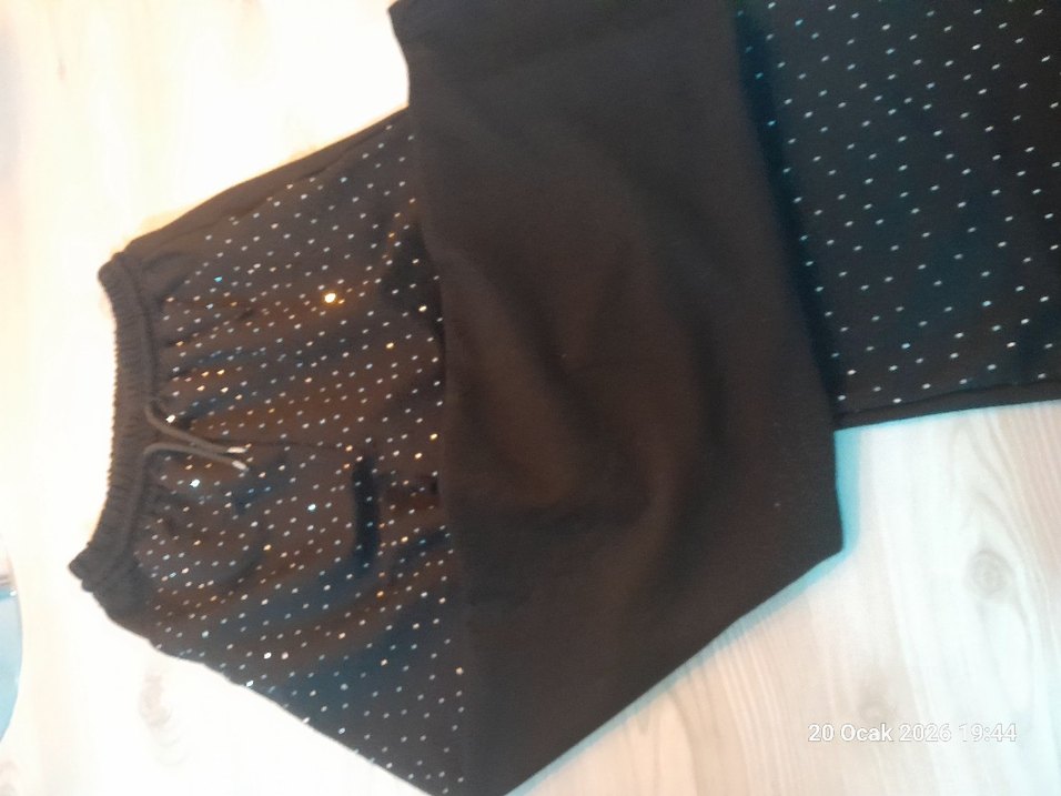 çocuk Siyah Payetli Kumaş eşofman - Görsel 3