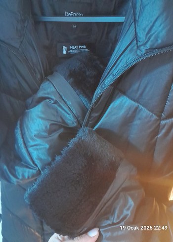 Kürk Detaylı Siyah Kadın Kışlık Mont - Görsel 3