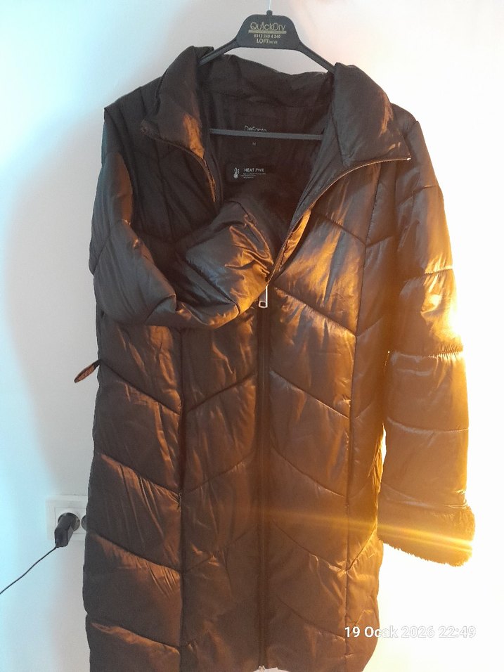 Kürk Detaylı Siyah Kadın Kışlık Mont - Görsel 2