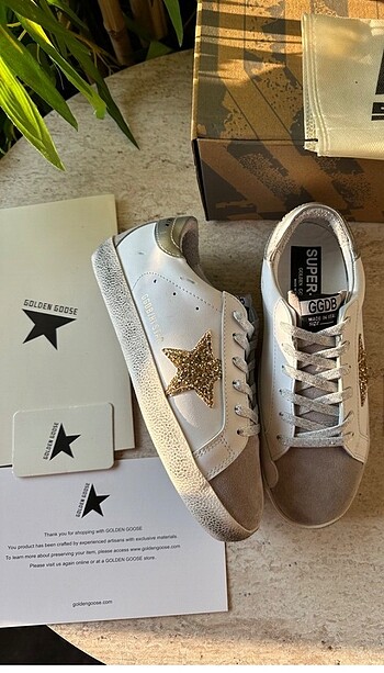 GOLDEN GOOSE