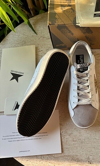 38 Beden beyaz Renk GOLDEN GOOSE