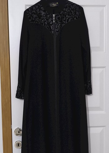 Nakışlı Siyah Süet Uzun Kadın abaya - Görsel 2