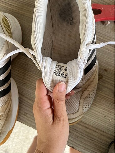 39 Beden beyaz Renk Adidas ayakkabı