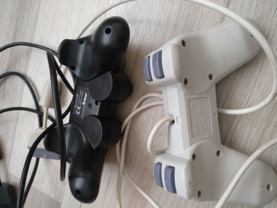 Kontorland Ps 1-2 Kablolu Siyah ve Beyaz Oyun Kolu Seti calisir - Görsel 4