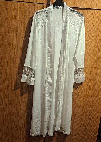 Uzun Beyaz Nakışlı Bohem Kadın Sabahlık - Görsel 4