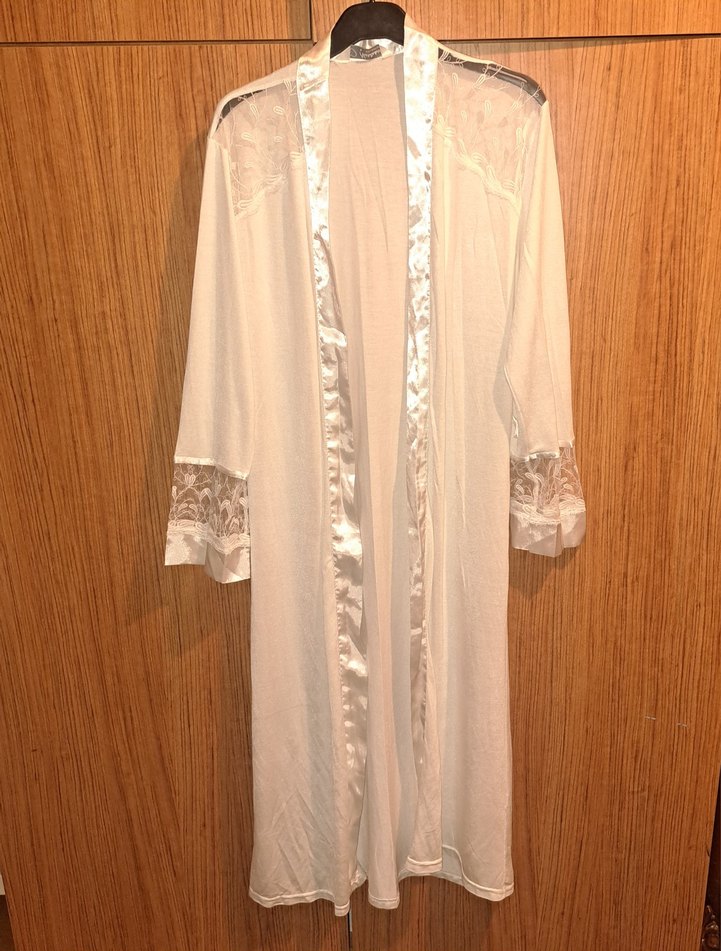 Uzun Beyaz Nakışlı Bohem Kadın Sabahlık - Görsel 5