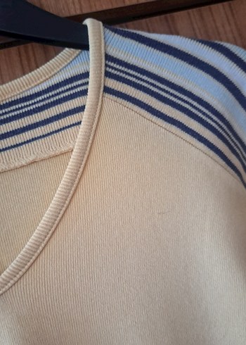 36 Bej V Yaka Kısa Kollu Triko Elbise - Görsel 3