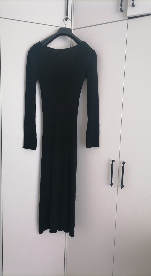 Siyah V-Yaka Uzun Kollu Dar Kesim Elbise - Görsel 2