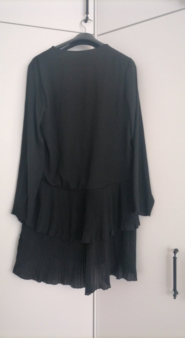 Uzun Siyah Piliseli şifon Tunik - Görsel 2