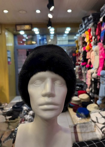 Siyah Kürklü Kadın Boyunluk