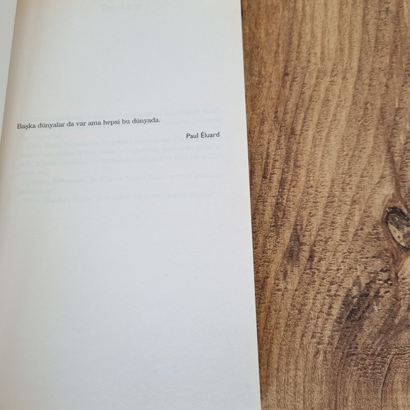 Julia Navarro - Kutsal Keten Roman - Görsel 5