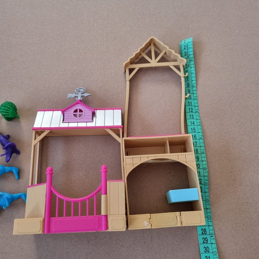 Renkli Mini Hayvan Figürleri ve Oyun Evi Seti - Görsel 2