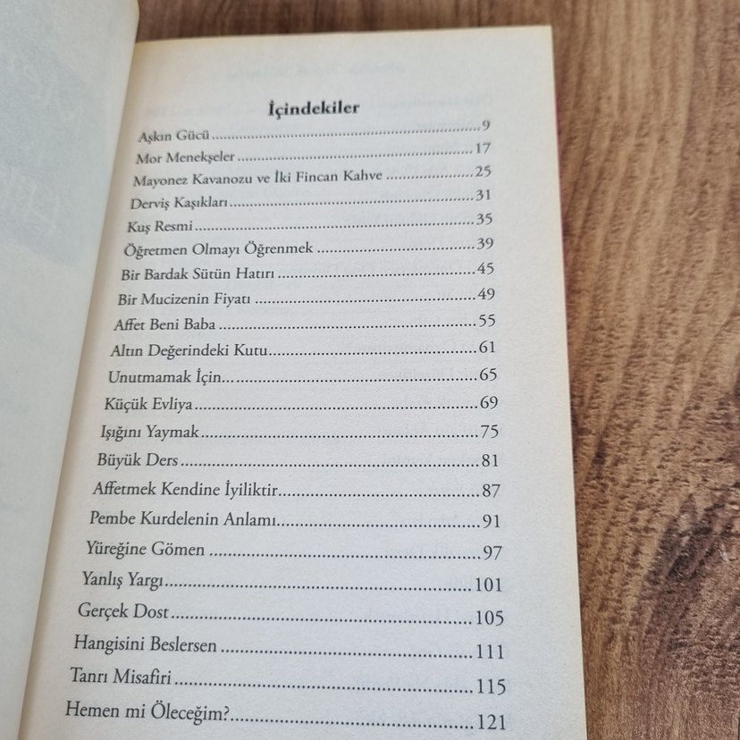 Menekşe Kokulu Hikayeler Kitabı - Görsel 4