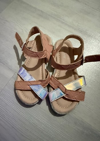 Tokalı Bağcıklı Kız Çocuk Sandalet