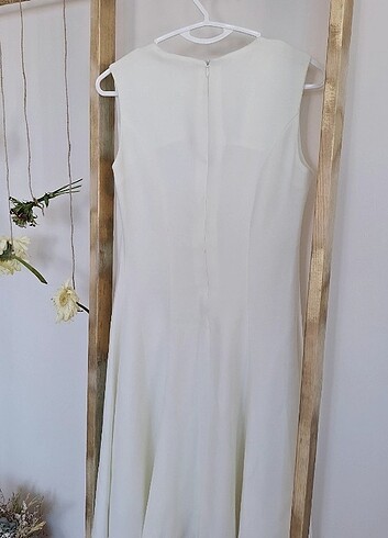 Beyaz pencere detaylı kısa elbise - Görsel 7