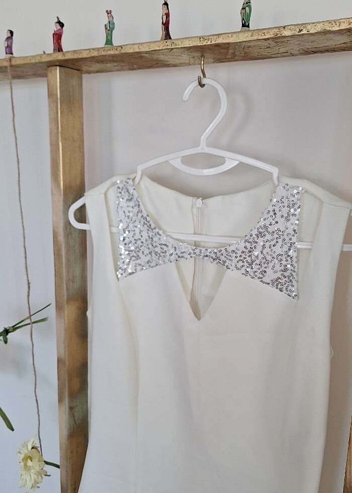 Beyaz pencere detaylı kısa elbise - Görsel 2