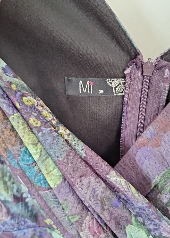 Yumuşacık, çiçek desenli elbise - Görsel 2