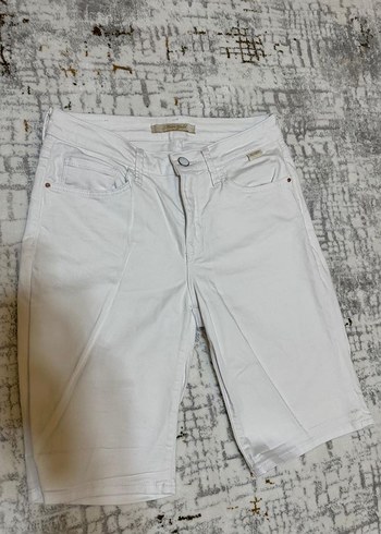 Beyaz Kadın Mini Bermuda Şort - Görsel 5