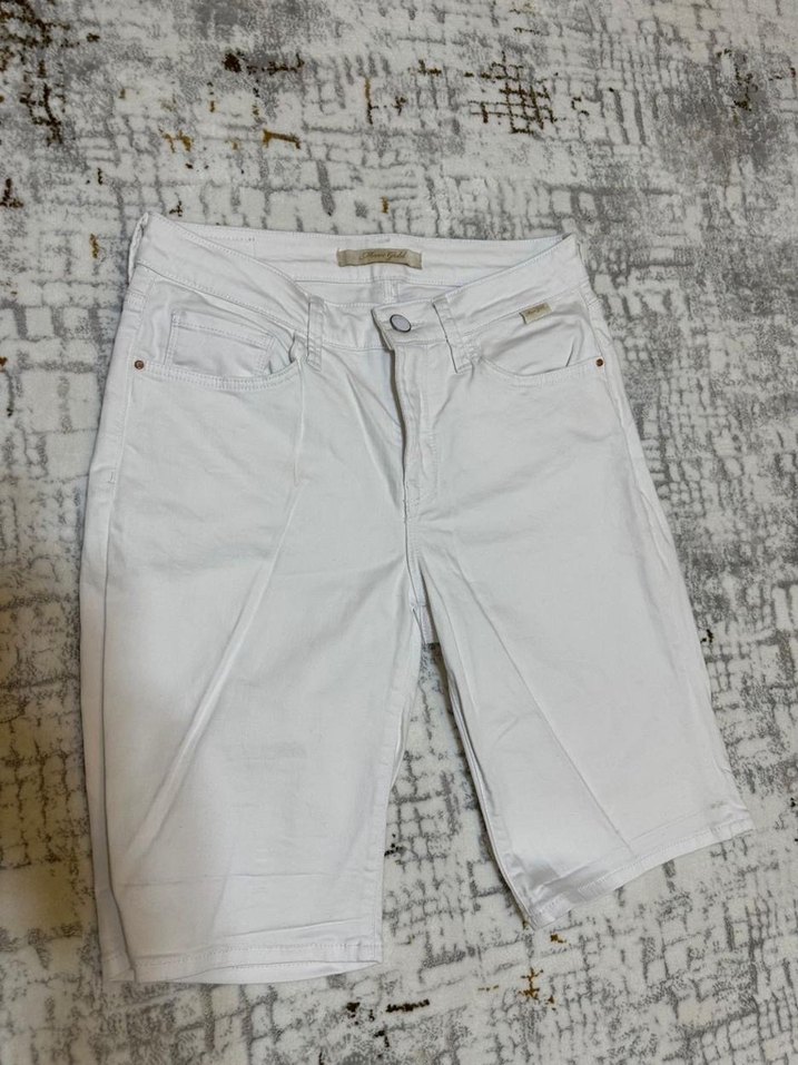 Beyaz Kadın Mini Bermuda Şort - Görsel 4