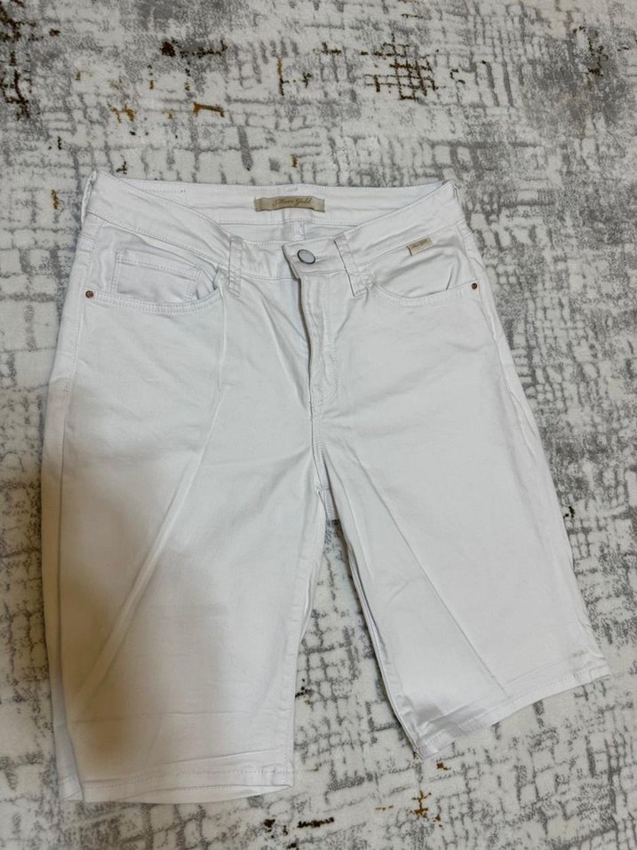 Beyaz Kadın Mini Bermuda Şort - Görsel 5