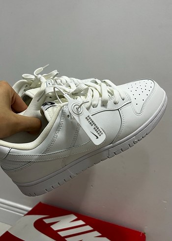 HİÇ GİYİLMEDİ Beyaz Nike Kadın Sneakers Blok Topuklu - Görsel 4