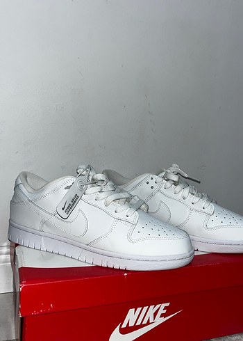 HİÇ GİYİLMEDİ Beyaz Nike Kadın Sneakers Blok Topuklu