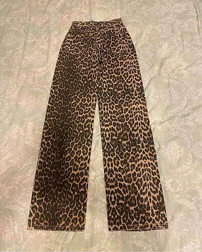 Diğer Leopar Jean