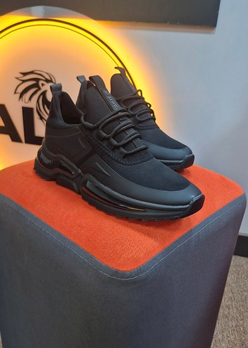 Diğer Siyah Minimal Sneaker