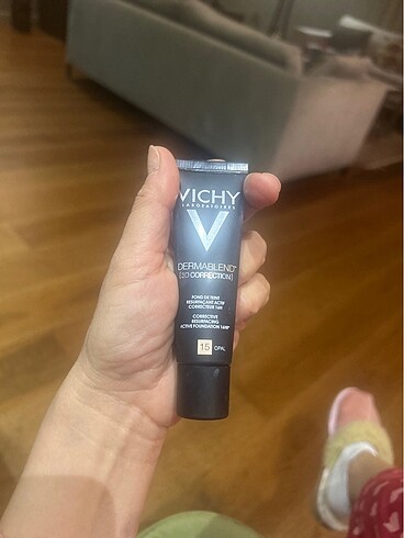 Vichy Dermablend tamamen kapatici akneli cilt fondoteni