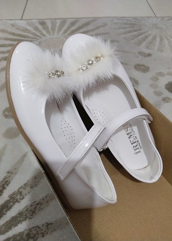 Kız Çocuk Beyaz Velcro Babet Ayakkabı - Görsel 2