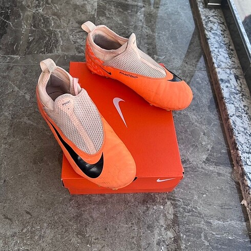 Nike Jr.Phantom GX Academy