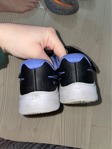 28 Beden siyah Renk Orijinal Nike kız çocuk ayakkabısı